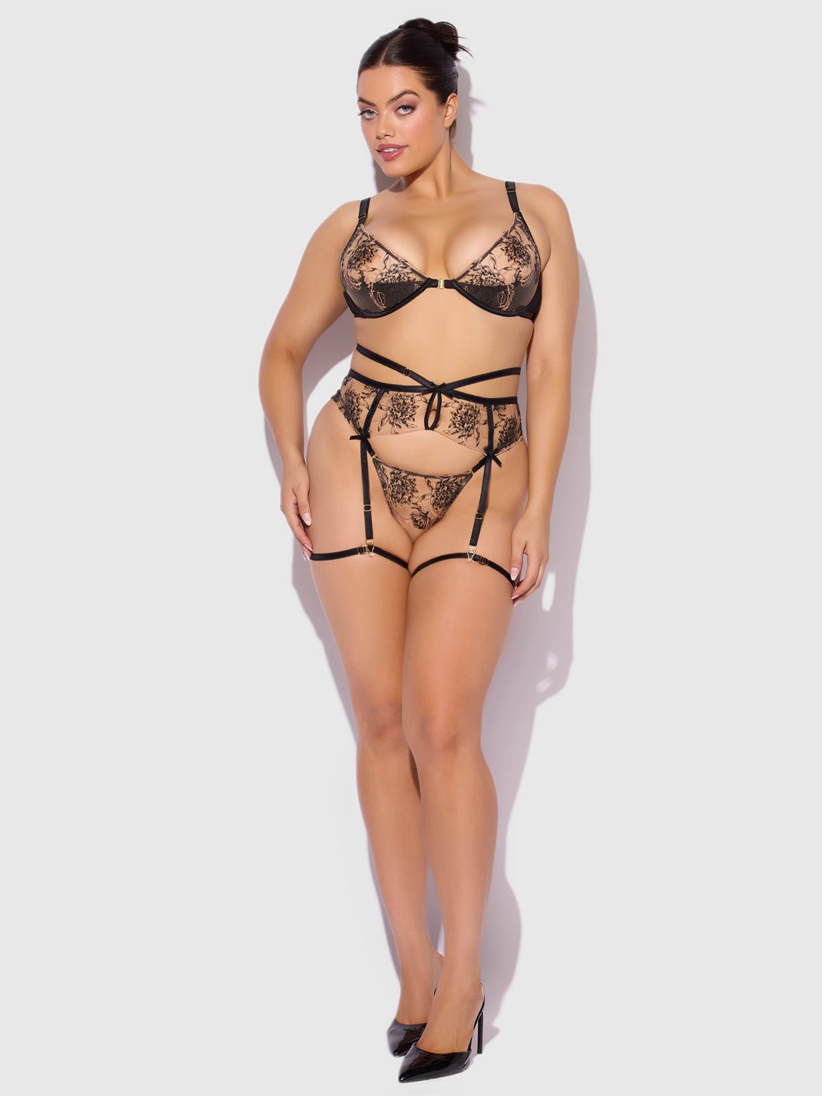 DELILAH EMBROIDERED PUSH UP BRA, GARTER & THONG SET - Lulexy
