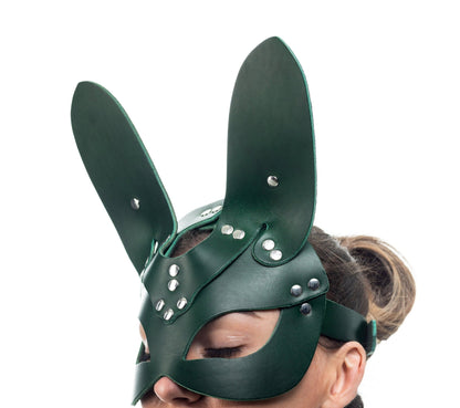  Lulexy green bunny mask, constructed from fine Italian leather with a complementary green suede lining. The mask boasts large bunny ears and top-quality hardware, presenting a fresh and lively look with a luxurious green finish.